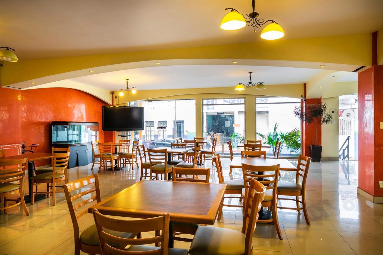 Capital O Continental Ii, Uruapan Hotel Uruapan  Kültér fotó