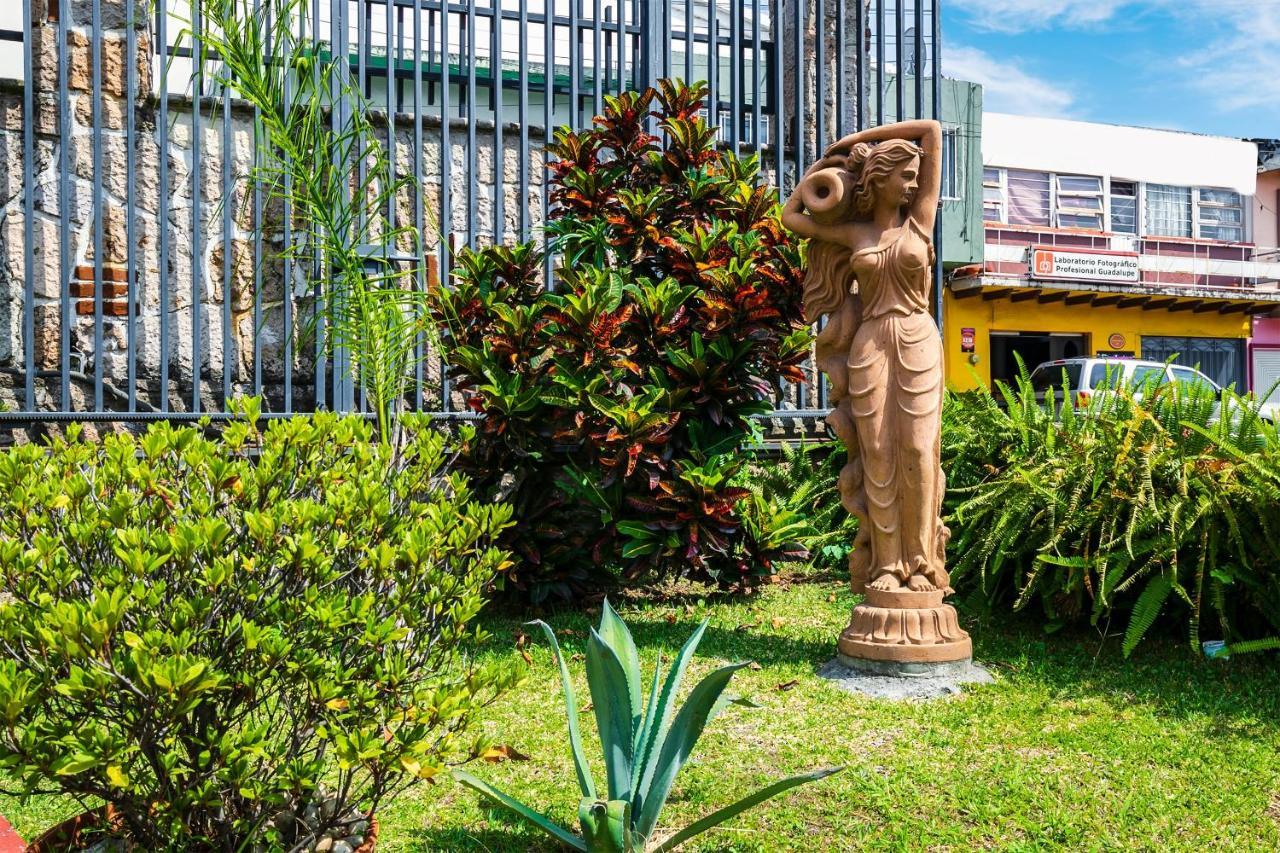 Capital O Continental Ii, Uruapan Hotel Uruapan  Kültér fotó