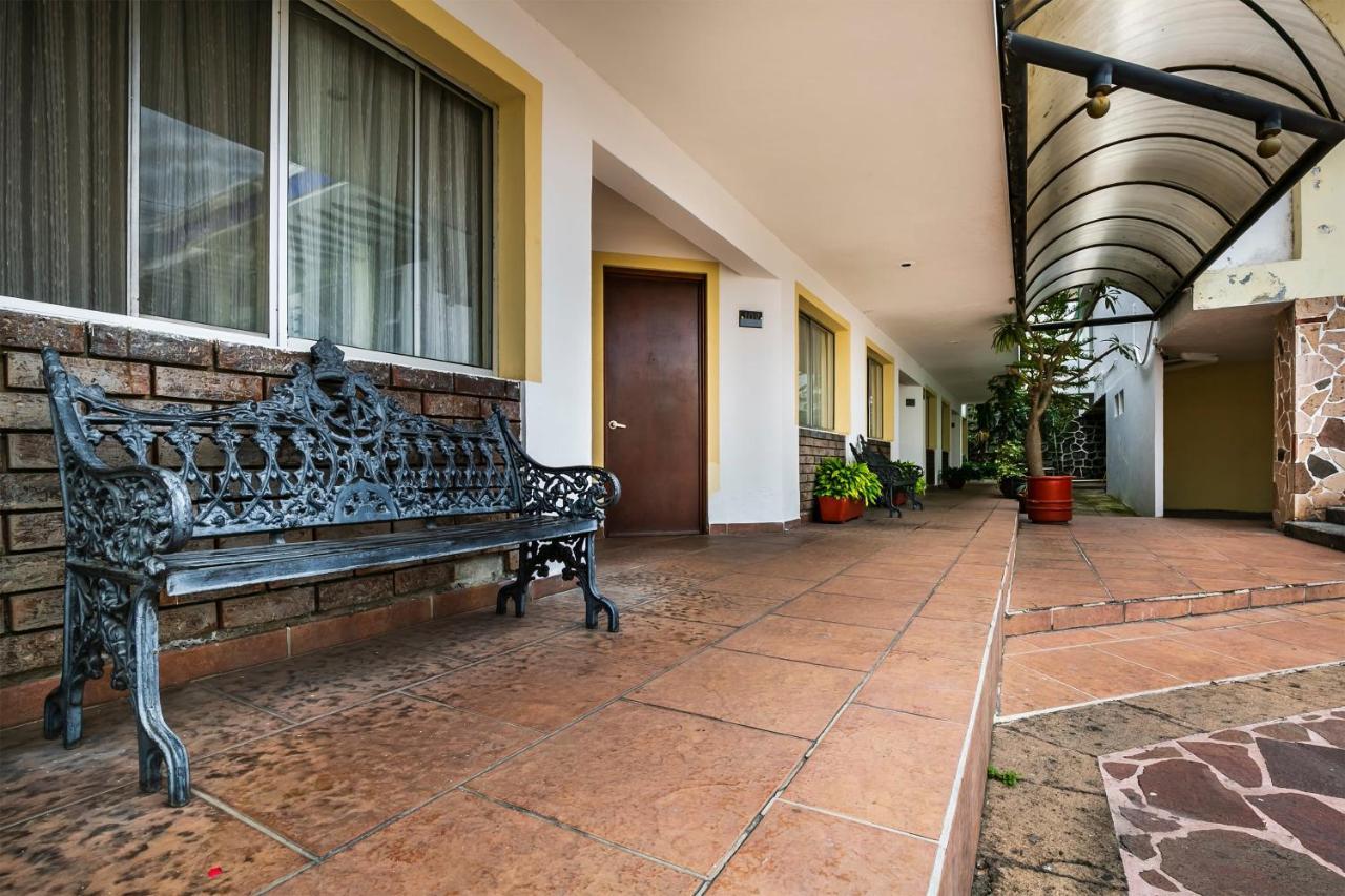 Capital O Continental Ii, Uruapan Hotel Uruapan  Kültér fotó
